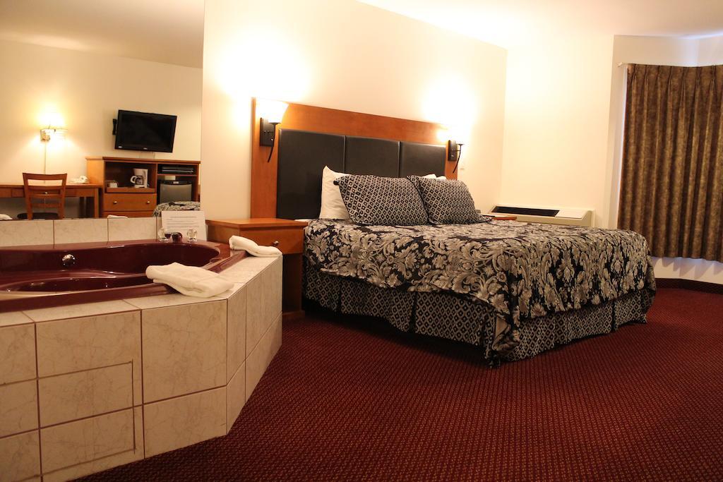 Maverick Motor Inn And Waterslide Kamloops Quarto foto